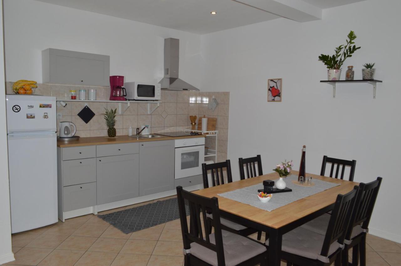 Apartman Luka Kastela Exterior photo